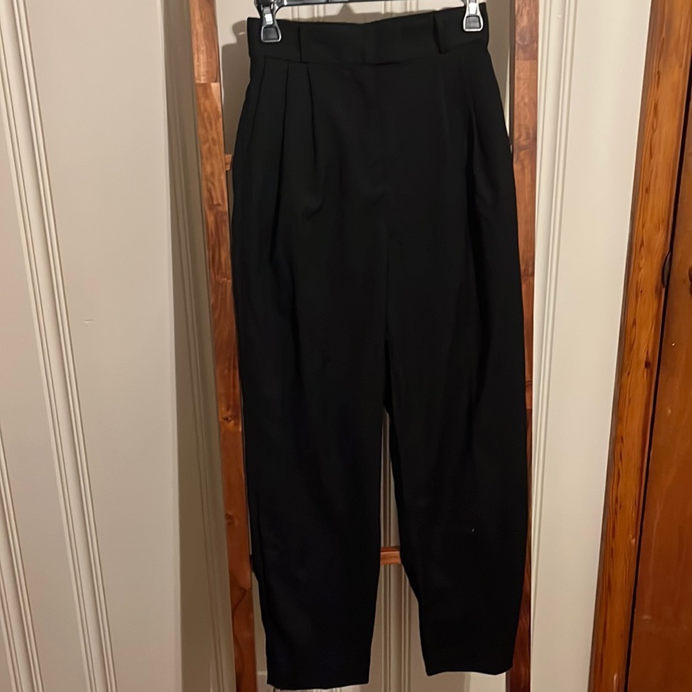 Wide leg trousers/slacks